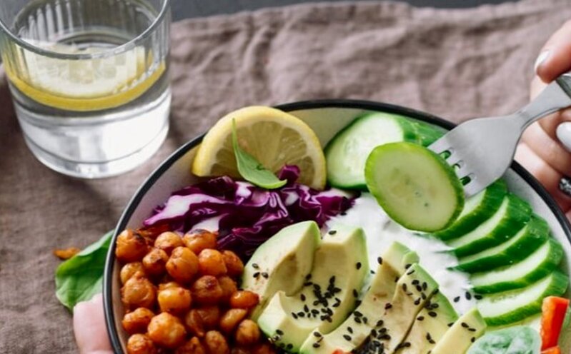 Sağlam qidalanmaq üçün süfrədən əskik edilməməli 3 qida