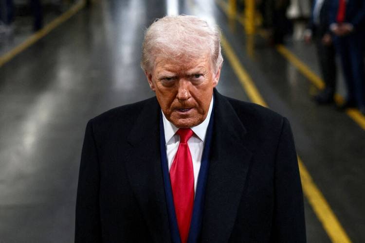 Trampın müharibə ilə bağlı mövqeləri üst-üstə düşmür - Ekspert