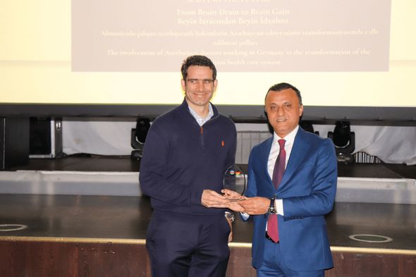 Vüqar Qurbanov Almaniyada azərbaycanlı həkimlərlə görüşdü - FOTO