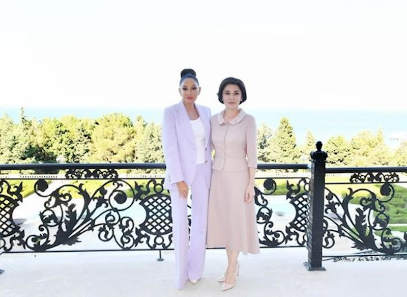 Mehriban Əliyeva Özbəkistanın birinci xanımı ilə görüşdü - FOTO