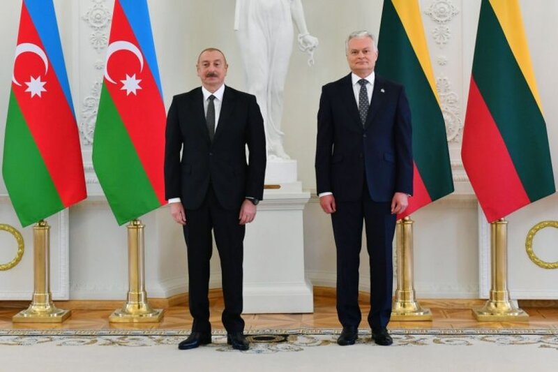 Litva Prezidenti İlham Əliyevi təbrik etdi