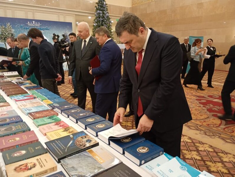 Dünya Türk Dili Ailəsi Günü və Türk Akademiyasının 15 illiyi Astanada qeyd olunub