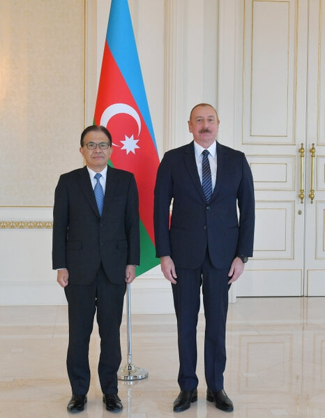 İlham Əliyev Yaponiyanın Azərbaycandakı yeni səfirini qəbul edib - FOTO