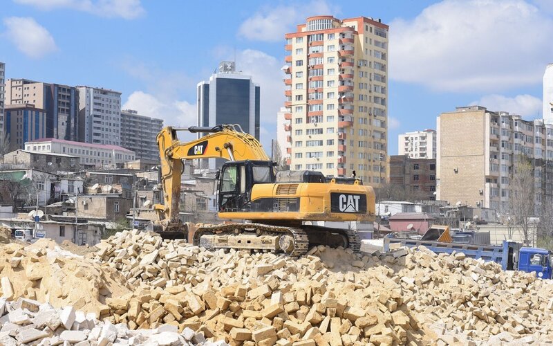 Paytaxtda 100 minə yaxın bina söküləcək