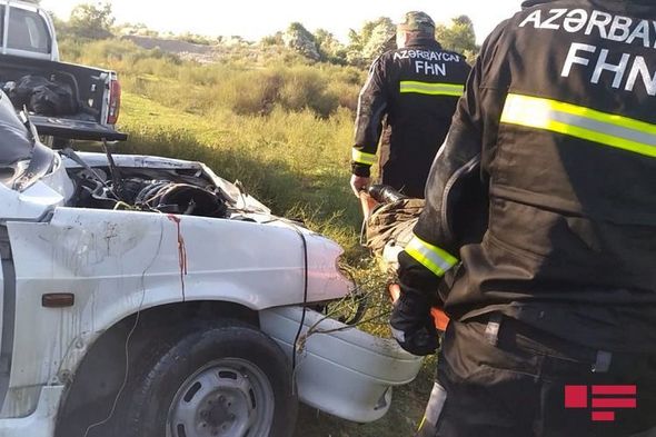 Ağdaşda iki avtomobil toqquşdu: Üç nəfər öldü, dörd nəfər xəsarət aldı - FOTO