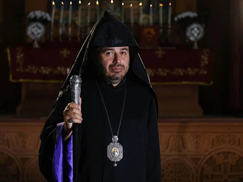 Gevoq Saroyan ruhanilikdən məhrum edildi