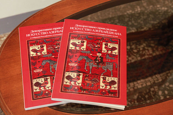 Rusiyada Azərbaycan xalçaçılıq və dekorativ-tətbiqi sənətinin şedevrləri sərgilənir - FOTO