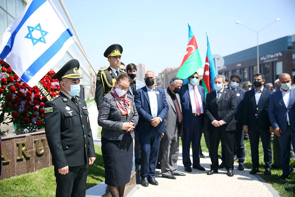 Azərbaycanın Milli Qəhrəmanı Albert Aqarunovun xatirəsi yad edilib - FOTO