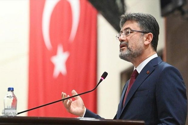 Türkiyəli nazir Qənirə Paşayevadan yazıb
