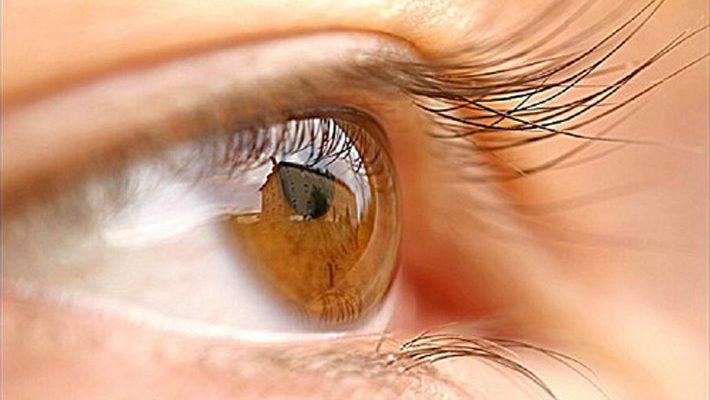 Dünyada ilk: İnsan gözü transplantasiya edildi
