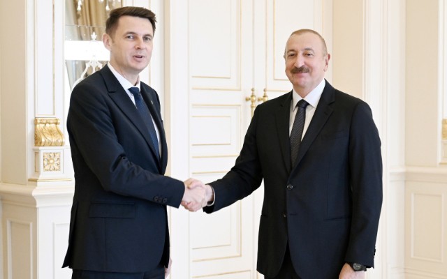 İlham Əliyev Rumıniya Parlamenti Senatının sədrini qəbul etdi - FOTOLAR