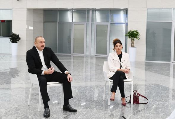 İlham Əliyev və Mehriban Əliyeva Bakıda tibb müəssisəsinin açılışında - YENİLƏNİB + FOTO/VİDEO
