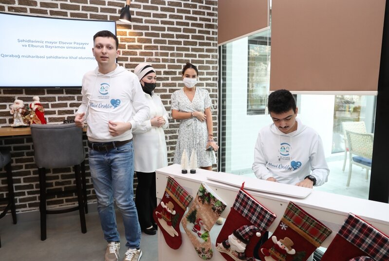Birinci xanım Mehriban Əliyeva qızları ilə açılışa qatıldı - FOTOLAR
