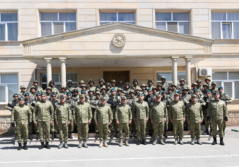 Azərbaycan sərhədçilərinə orden və medallar təqdim edilib - FOTO