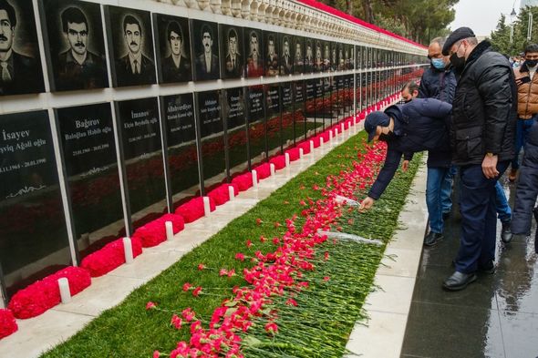 Gənclər təşkilatları 20 Yanvar şəhidlərinin xatirəsini yad etdilər - FOTO