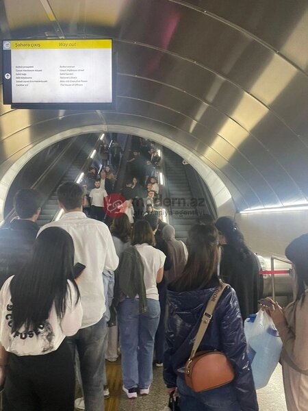 Bakı metrosunda qorxulu anlar - FOTO