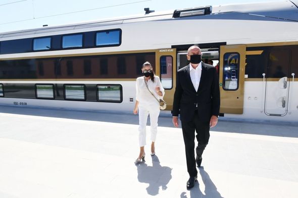 Qəbələ Dəmir yolu Vağzalının və Ləki stansiyası-Qəbələ birxətli dəmir yolunun açılışı olub - FOTO