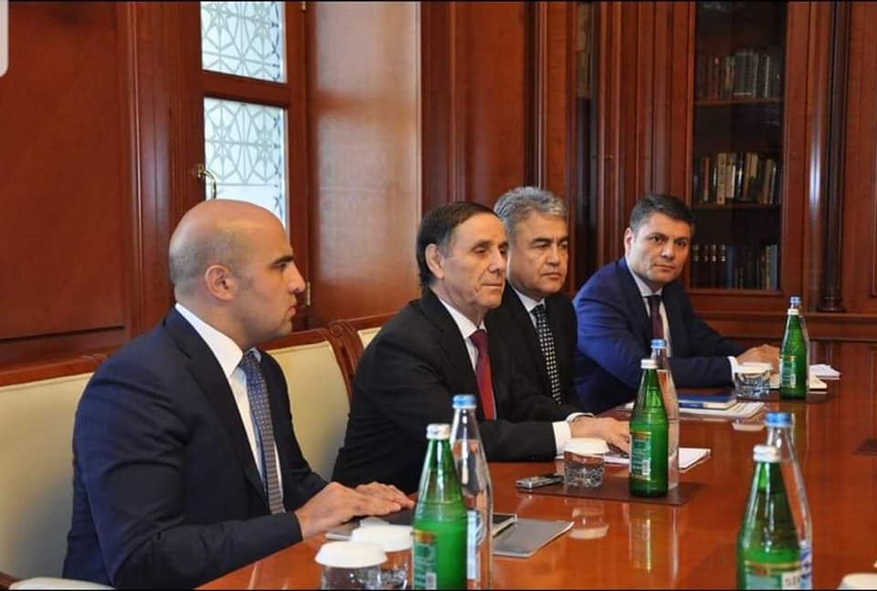 Göyçayda "xəlvəti deputat" bazarı - İcra başçısı mandatı kimə söz verib?