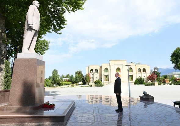 İlham Əliyev İsmayıllıda - FOTO