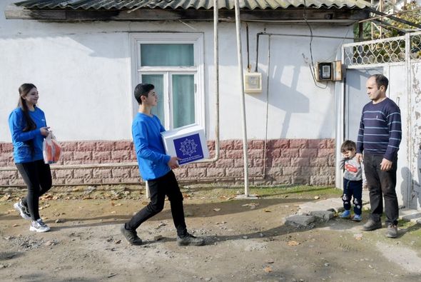 Heydər Əliyev Fondu aztəminatlı ailələrə bayram sovqatları çatdırdı - FOTO