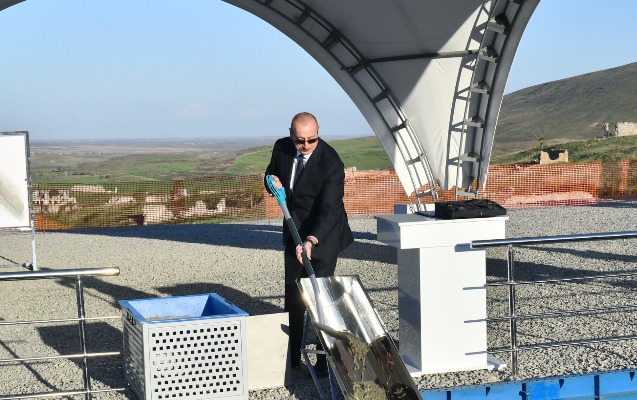 İlham Əliyev Füzulidə Qarğabazar kəndinin təməlini qoydu - YENİLƏNİB