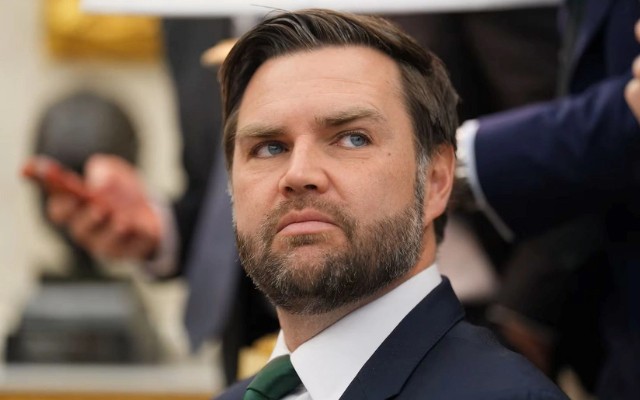 Vens gələn ay Bakıya səfər edəcək