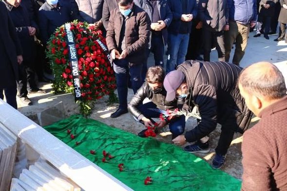 Əvəz Həsənov dəfn edilidi - FOTO