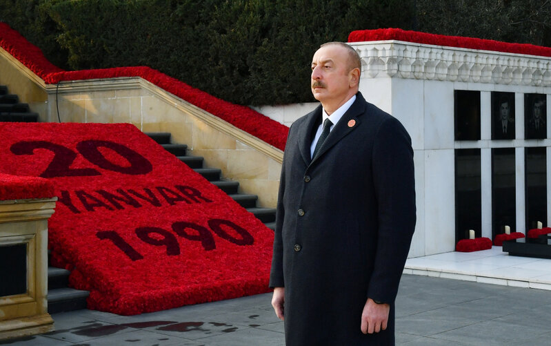 Prezident və xanımı Şəhidlər xiyabanını ziyarət etdi