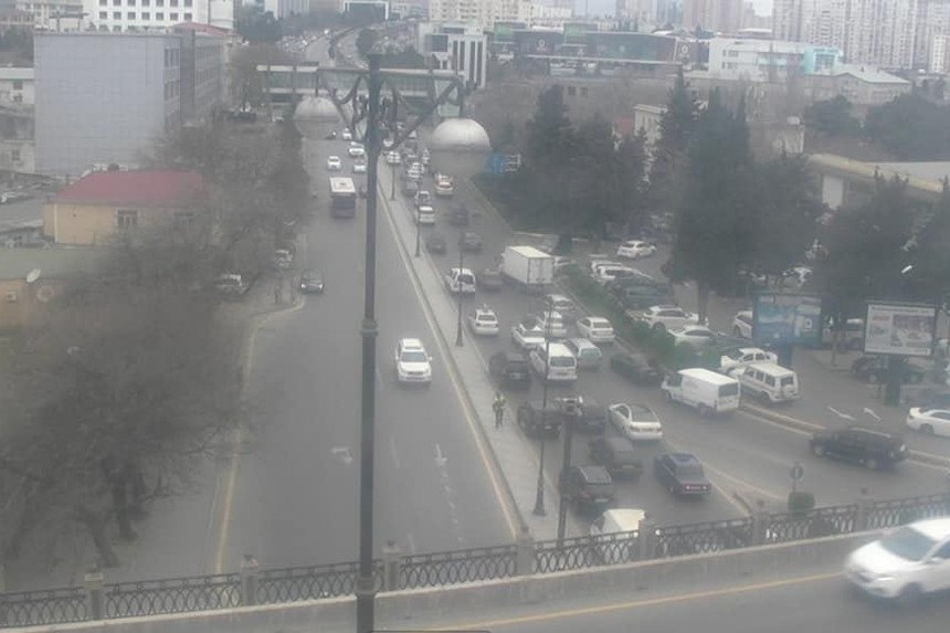 Bakıda yol qəzası prospektdə tıxac yaratdı
