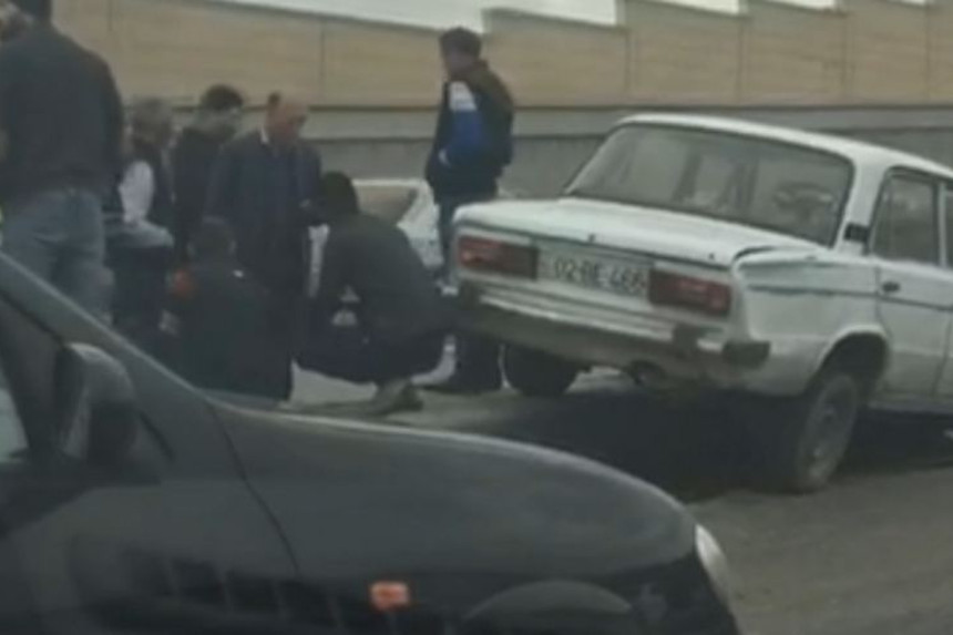 Qazaxda yol qəzası: Ölən və yaralanan var