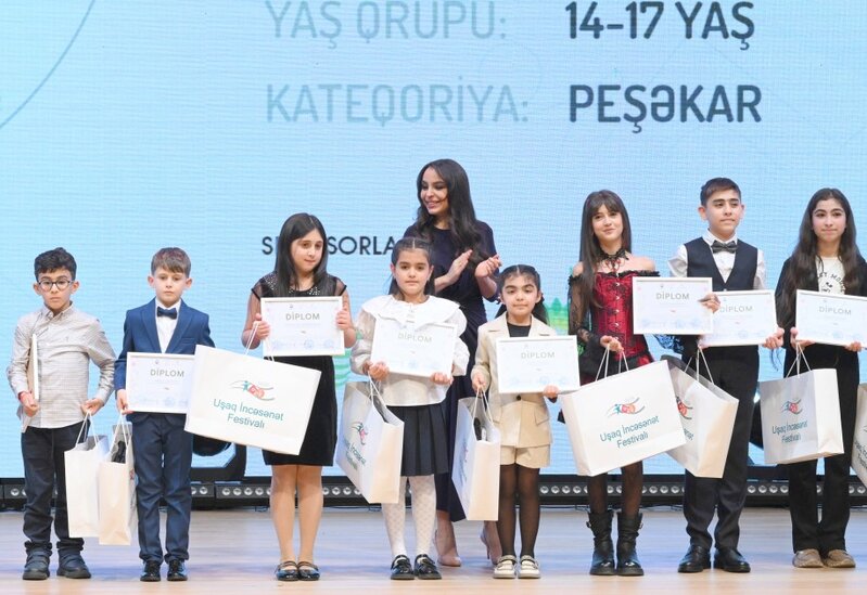 Leyla və Alena Əliyeva mükafatlandırma mərasimində - FOTOLAR