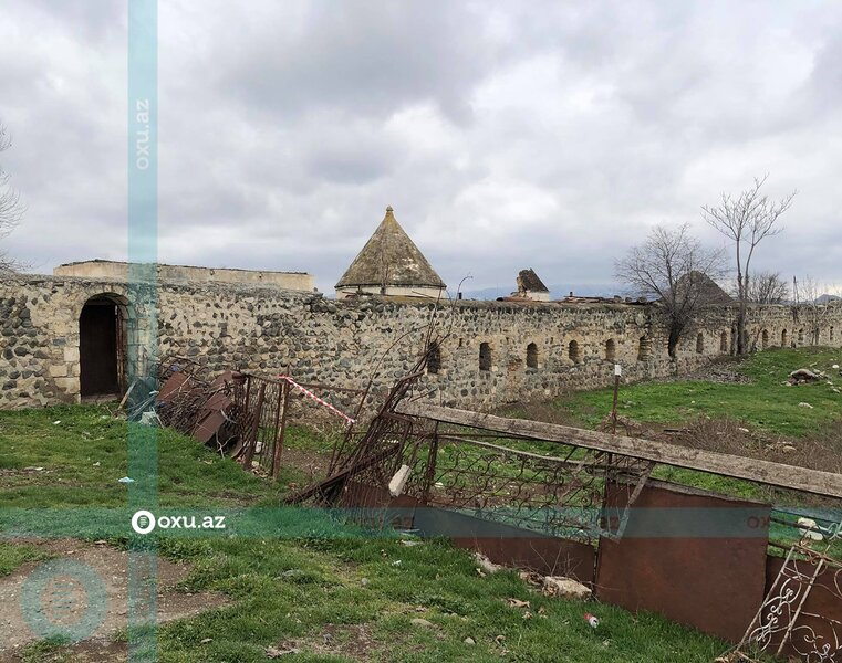 Qarabağ xanlarının, Natavanın dağıdılmış məqbərələri - FOTOLAR