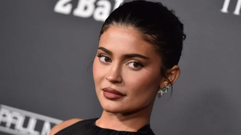 Xadiməsi dünya ulduzunu məhkəməyə verdi - SƏBƏB