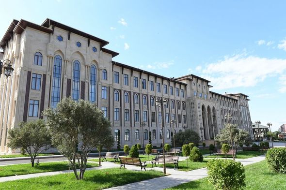 İlham Əliyev və Mehriban Əliyeva Gəncədə universitetin yeni tədris mərkəzinin açılışında - YENİLƏNİB+FOTO