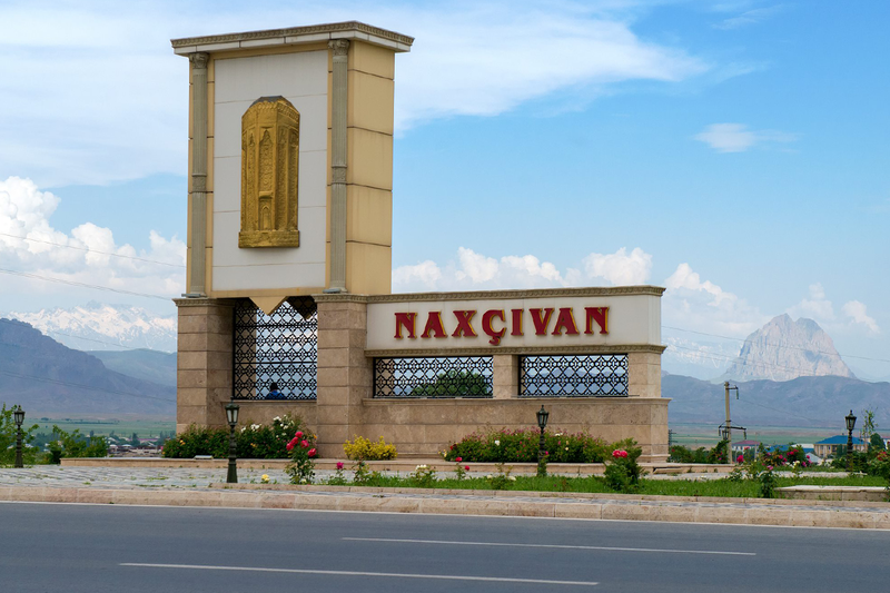 Naxçıvanda iki vəzifəli şəxs işdən azad edildi