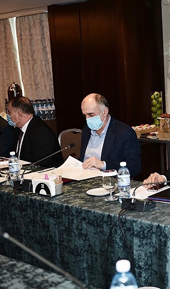 Elmar Məmmədyarov uzun müddət sonra ilk dəfə göründü - çəki itirib, saçları ağarıb