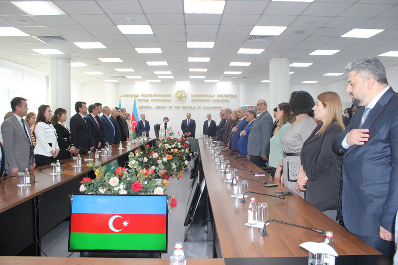 Qazaxıstanda 'Heydər Əliyev və gənclər siyasəti' mövzusunda beynəlxalq konfrans keçirildi - FOTOLAR