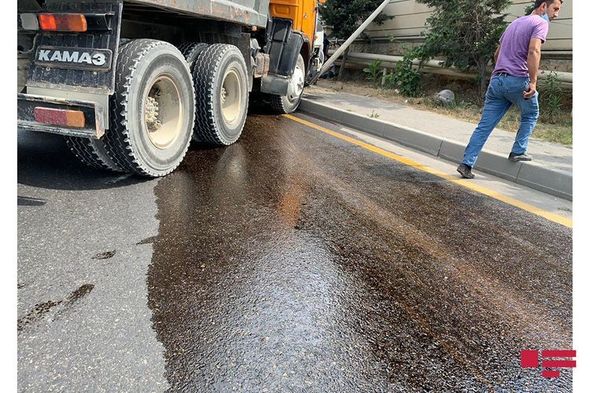 Biləcəridə yük avtomobilləri toqquşub, xəsarət alanlar var - FOTO