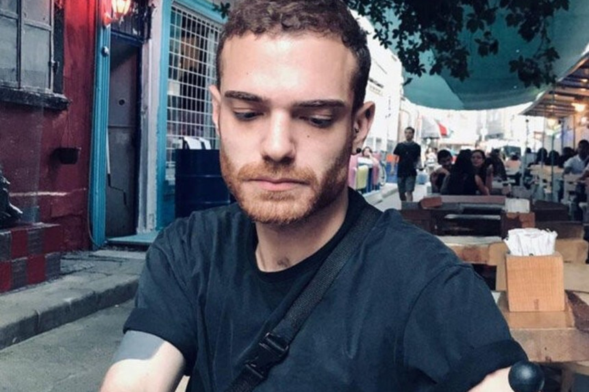 "Valideynlərimin təqaüdü ilə dolanıram" - Elnur