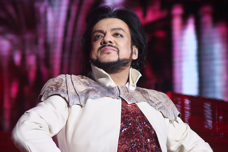 Kirkorov yaralı əsgərlər üçün oxudu