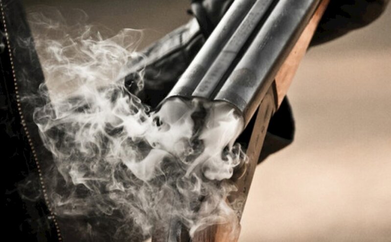 Lənkəranda kişi arvadını, sonra özünü ov tüfəngi ilə öldürdü