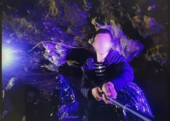 Oğlunu satdı, əldə etdiyi pulla səyahətə çıxdı - FOTO
