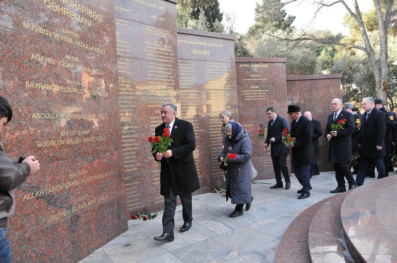 Abşeron rayonunda 20 Yanvar şəhidlərinin xatirəsi anılıb - FOTOLAR