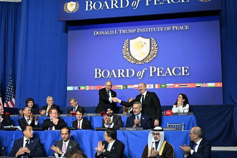 Hikmət Hacıyev: İlham Əliyev və Nikol Paşinyanın əl sıxması dərin simvolik məna daşıyır