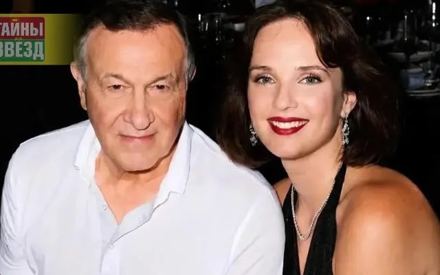Araz Ağalarovun 27 yaşlı xanımı və övladları - Foto