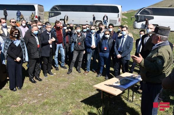 Xarici diplomatlar Qubadlıda düşmənin törətdiyi ekoloji terroru öz gözləri ilə gördülər - FOTO