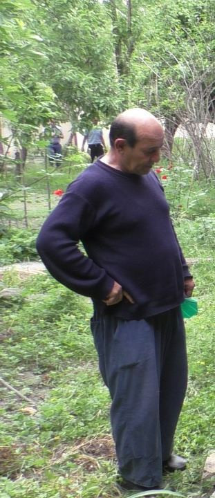 Su hovuzunda və yaşadığı evdə narkotik becərənlər saxlanılıb (FOTO)