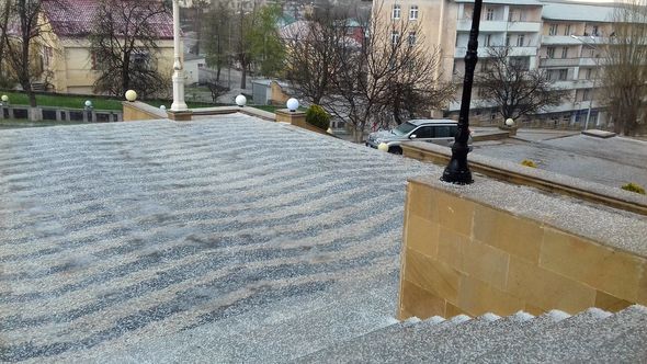 Azərbaycanda mövsümə uyğun olmayan təbiət hadisəsi - FOTO/VİDEO