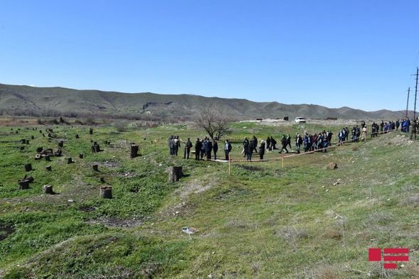 Xarici diplomatlar Qubadlıda düşmənin törətdiyi ekoloji terroru öz gözləri ilə gördülər - FOTO