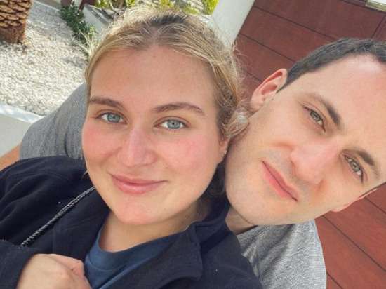 Abramoviçin qızı nişanlısı ilə çimərlik fotosunu paylaşdı - FOTO